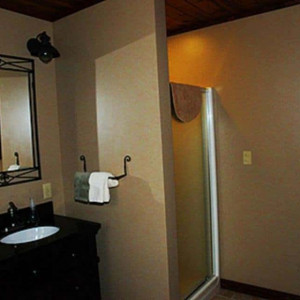 Bear Meadows Lodge – Hideaway Room