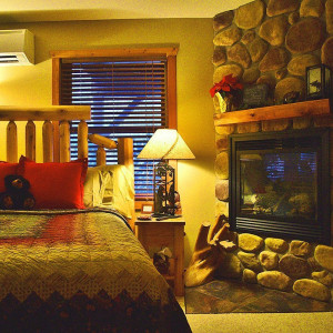 Bear Mountain – Canyon Room